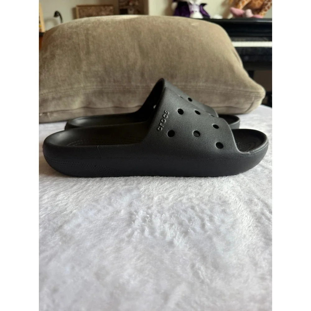 CROCS classic slides